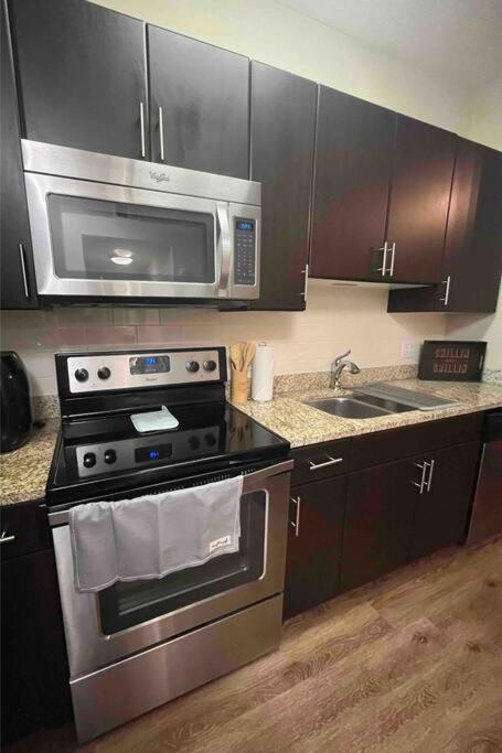 Blooming Journey In Tampa Bay! Apartment ภายนอก รูปภาพ